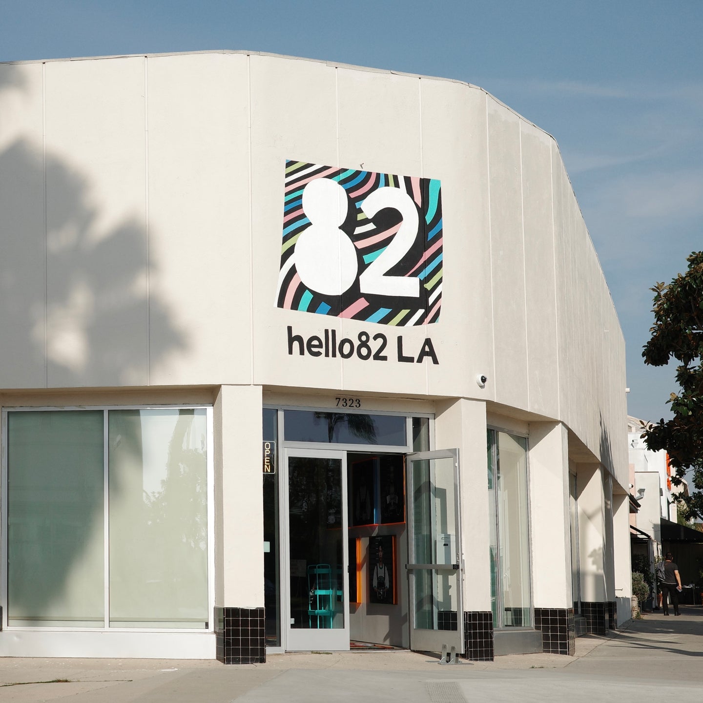 hello82 LA – hello82.shop